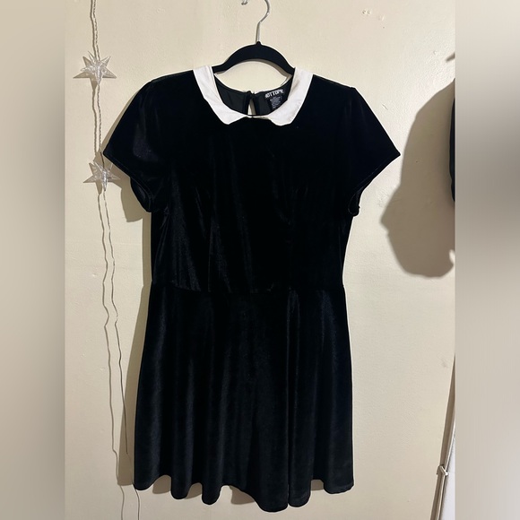 Hot Topic Wednesday Addams Collar Black Dress. - Picture 3 of 8